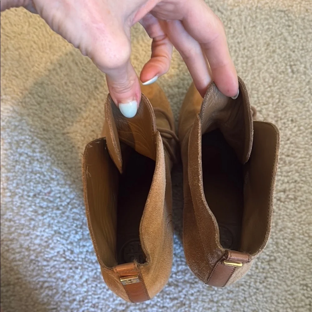 Tory Burch Tan Lace Up Boots Suede